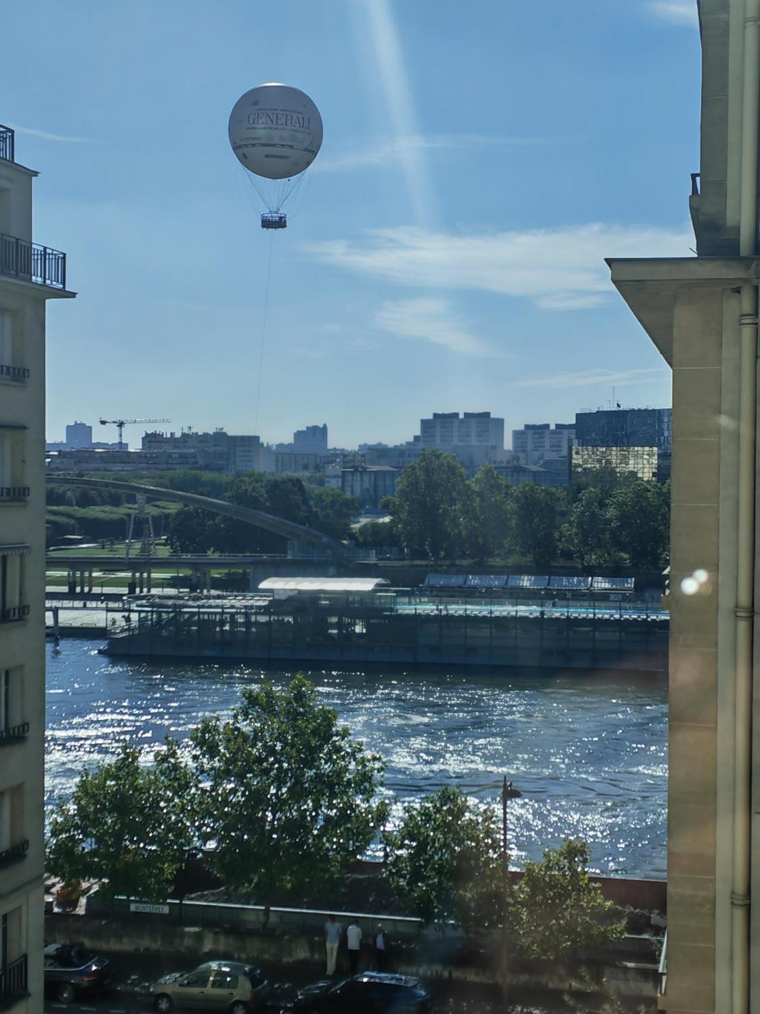 View Sur La Seine Apartment ปารีส ภายนอก รูปภาพ