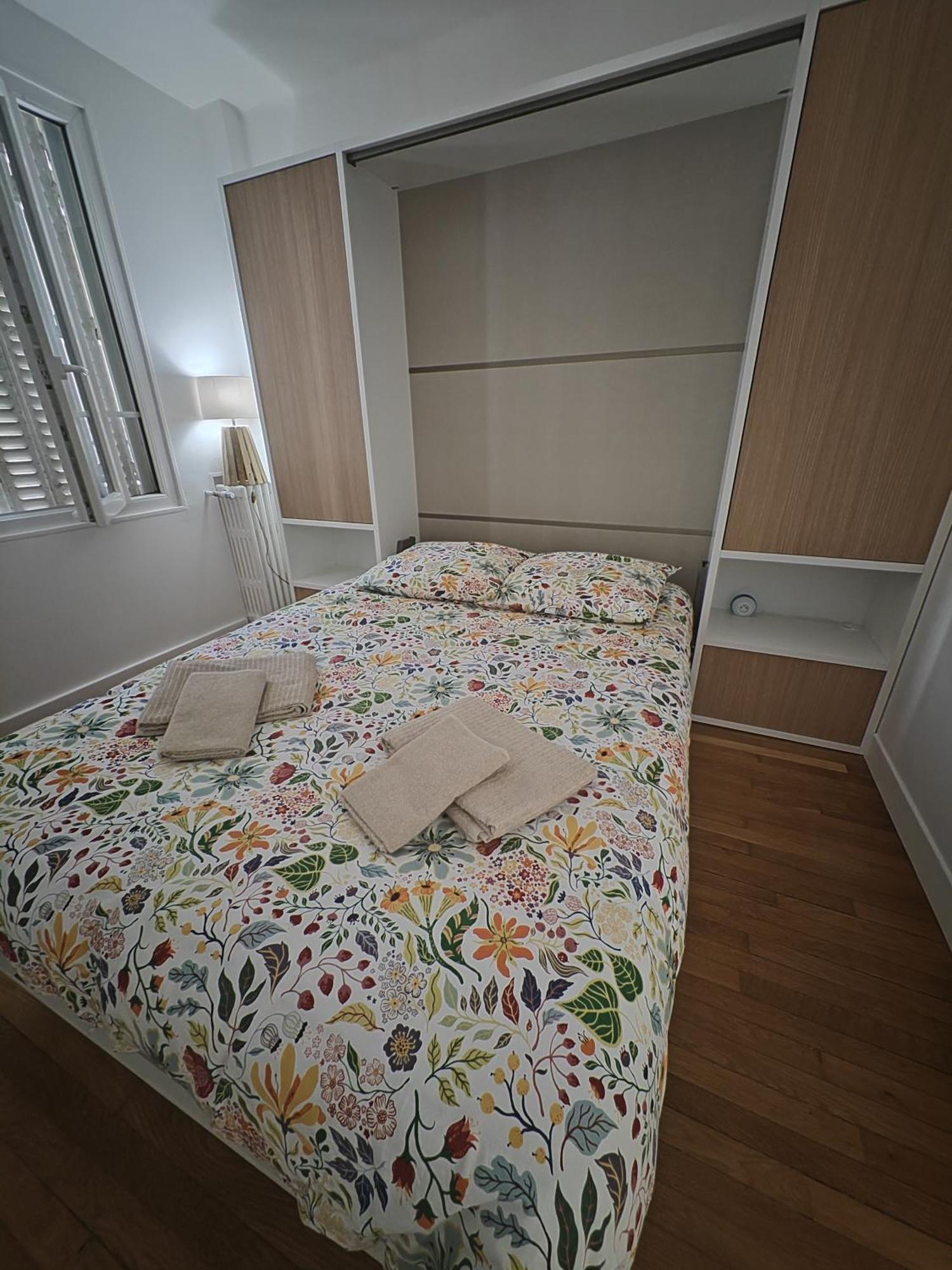 View Sur La Seine Apartment ปารีส ภายนอก รูปภาพ